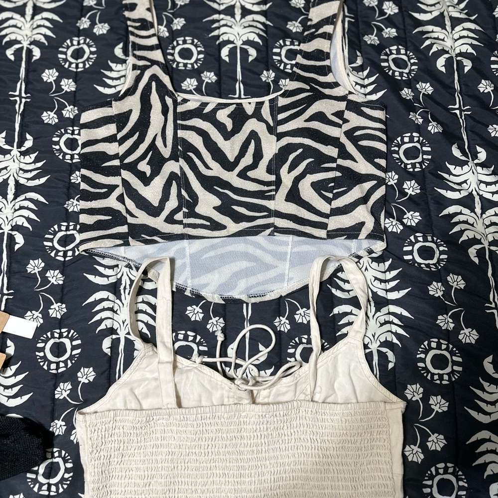 Women’s cropped corset tops